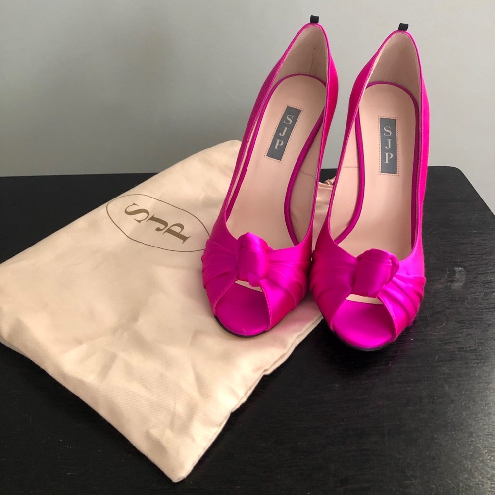 ‼️SOLD‼️ SJP gorgeous Gabrielle hot pink pumps.